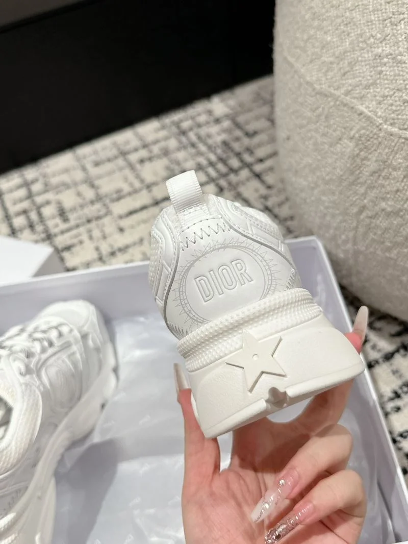 Minimalist Christian Dior Sneaker 20789