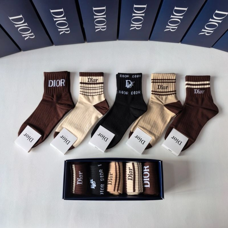 Minimalist Christian Dior Socks 273856