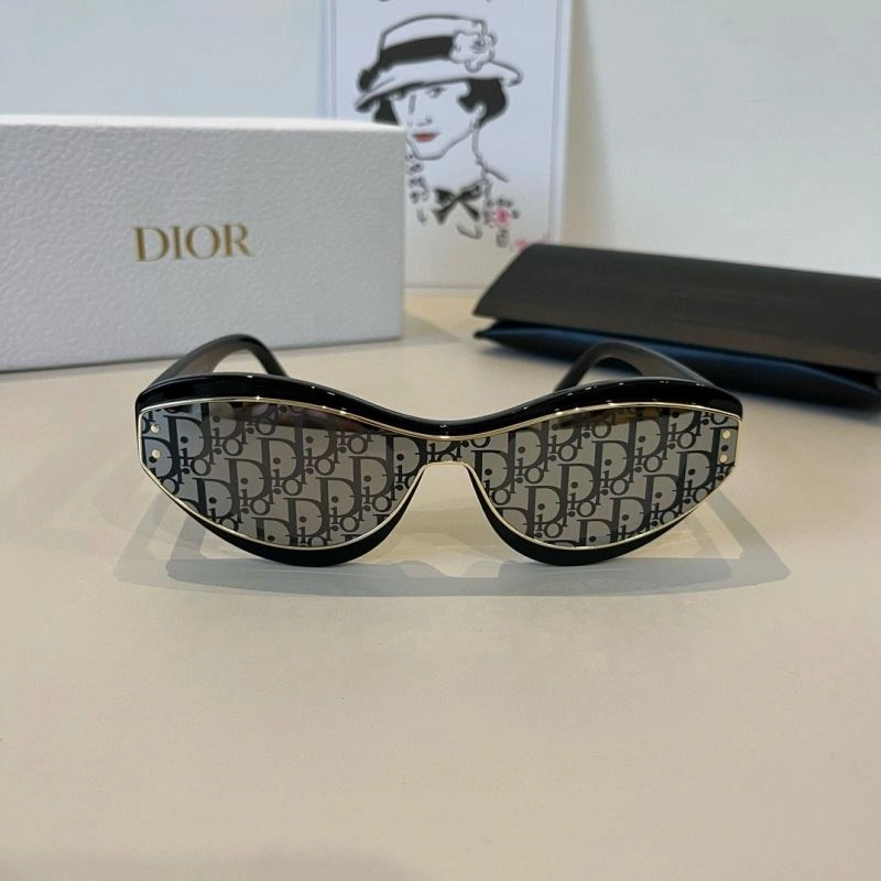 Comfortable Christian Dior Sunglasses 278733