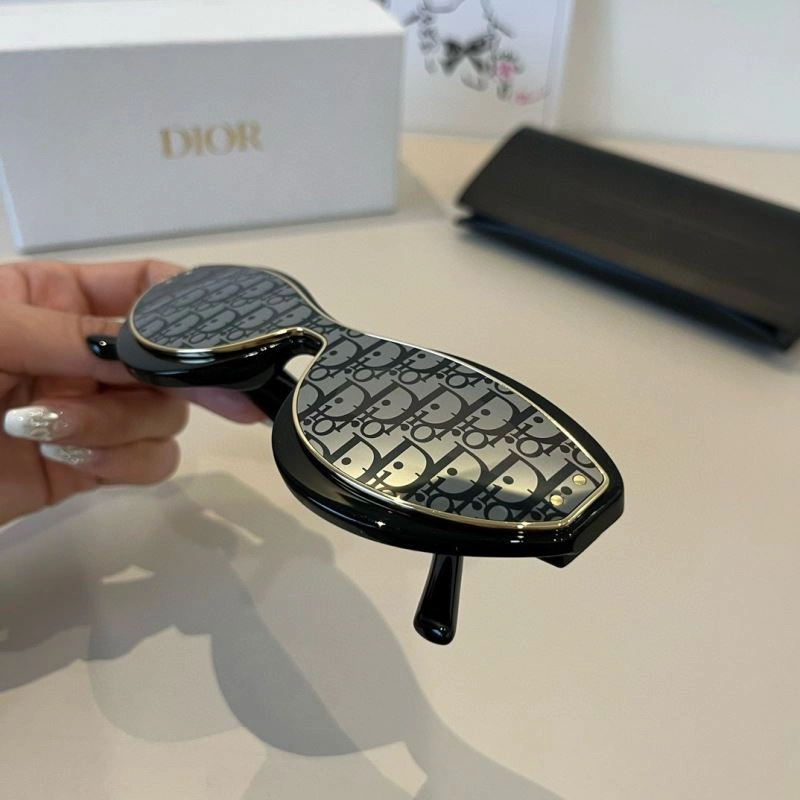 Comfortable Christian Dior Sunglasses 278733