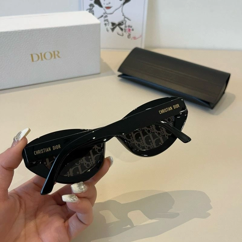 Comfortable Christian Dior Sunglasses 278733