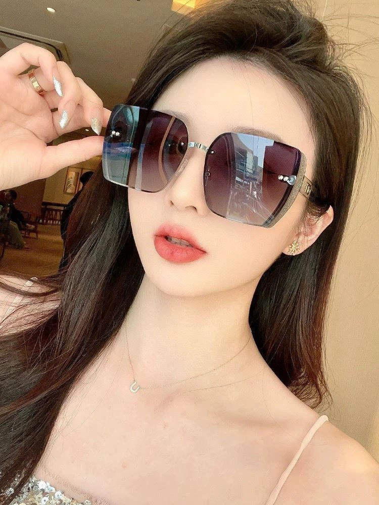 Minimalist Christian Dior Sunglasses 278700