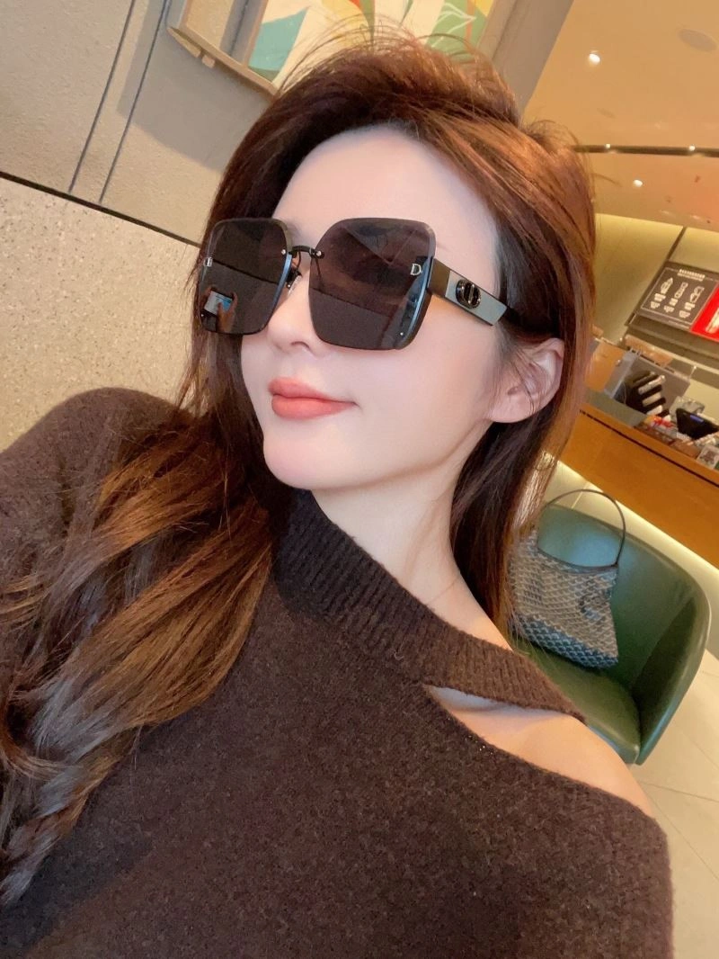 RelaxedFit Christian Dior Sunglasses 278710