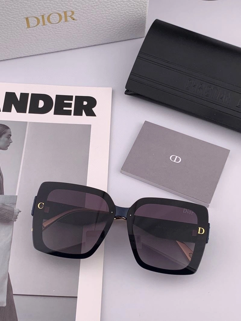 Comfortable Christian Dior Sunglasses 278721
