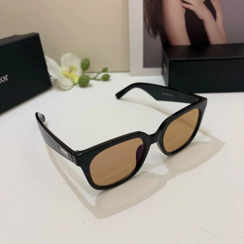 Snug Christian Dior Sunglasses 278715