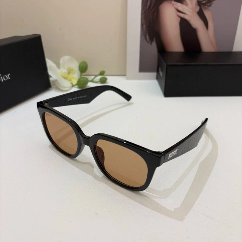 Snug Christian Dior Sunglasses 278715