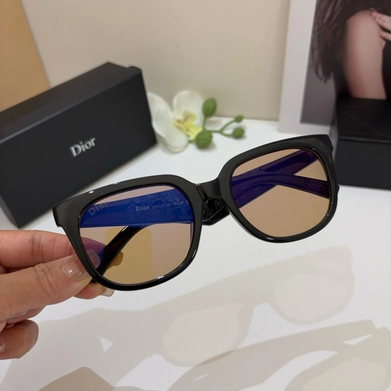 Snug Christian Dior Sunglasses 278715