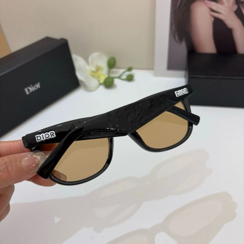 Snug Christian Dior Sunglasses 278715