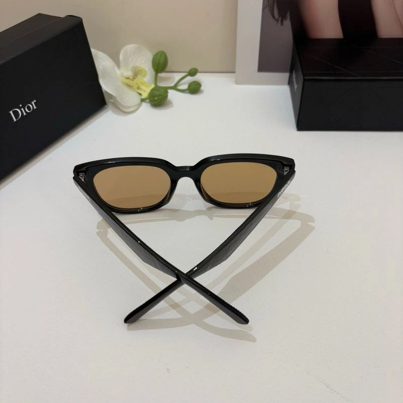 Snug Christian Dior Sunglasses 278715