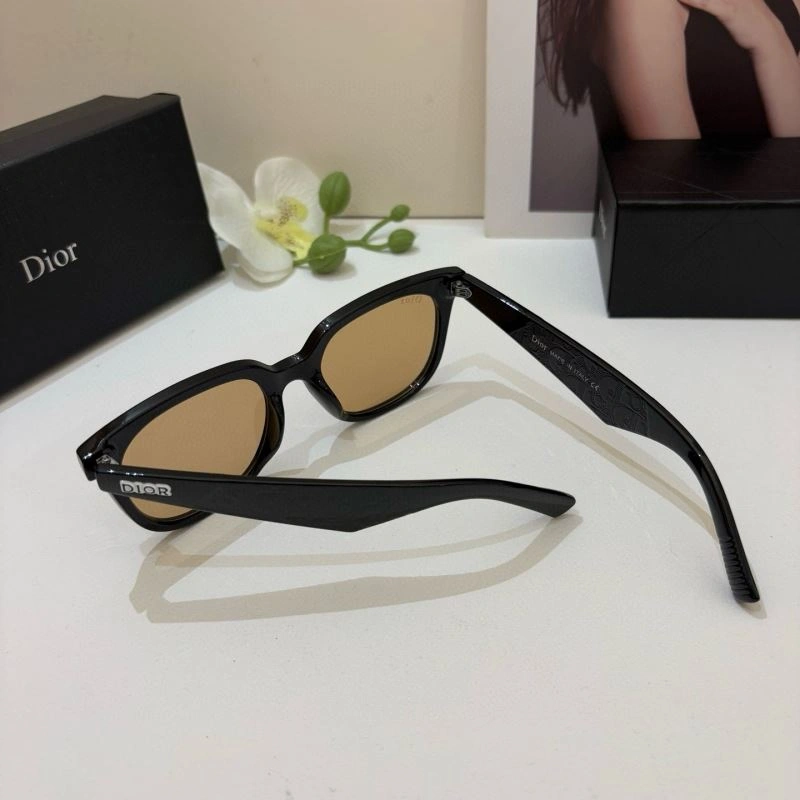 Snug Christian Dior Sunglasses 278715
