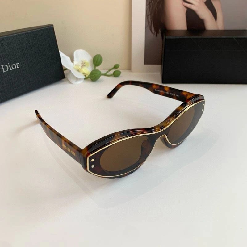 Sustainable Christian Dior Sunglasses 278703