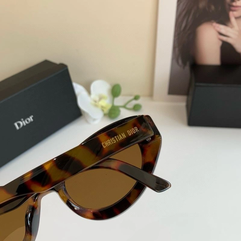 Sustainable Christian Dior Sunglasses 278703