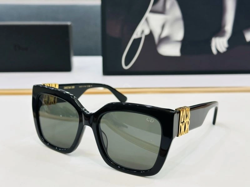 Sustainable Christian Dior Sunglasses 278728