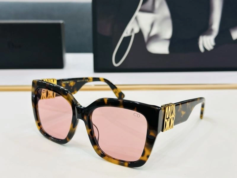 Sustainable Christian Dior Sunglasses 278728
