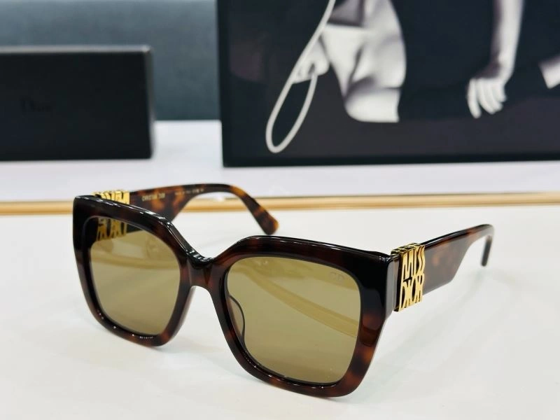 Sustainable Christian Dior Sunglasses 278728