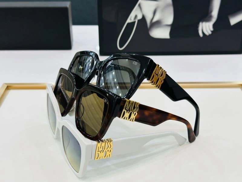 Sustainable Christian Dior Sunglasses 278728