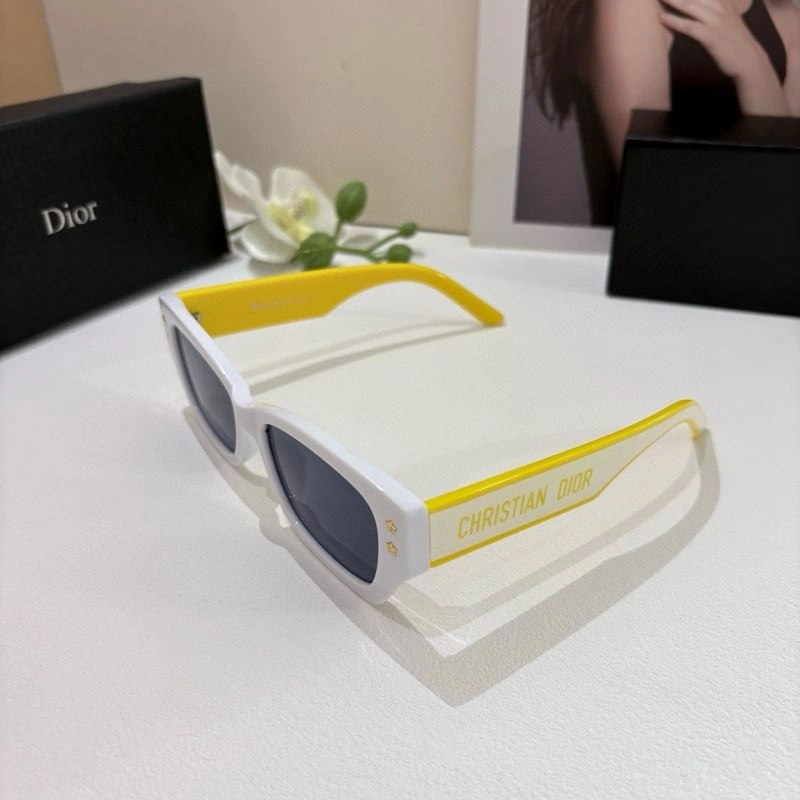 RelaxedFit Christian Dior Sunglasses 278695