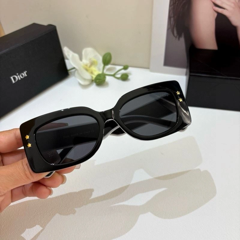 Comfortable Christian Dior Sunglasses 278664
