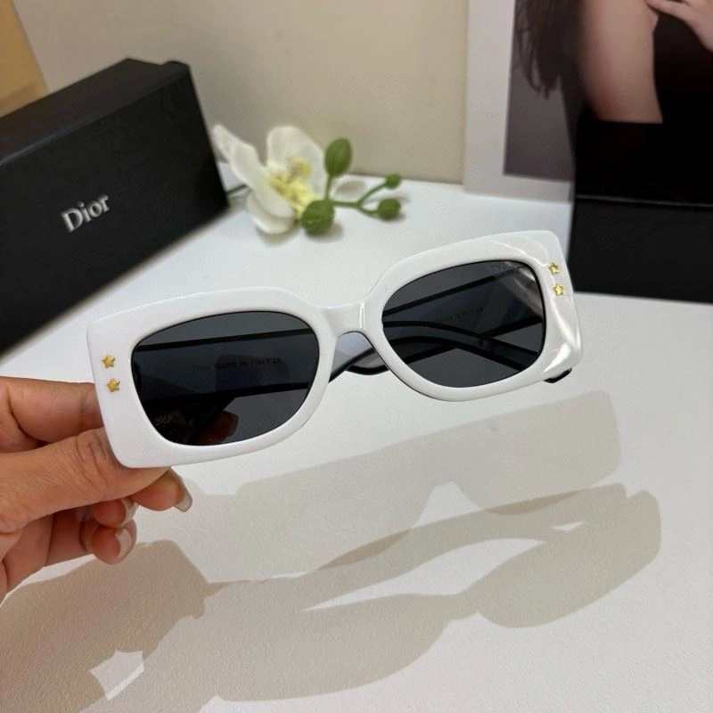 FashionForward Christian Dior Sunglasses 278661