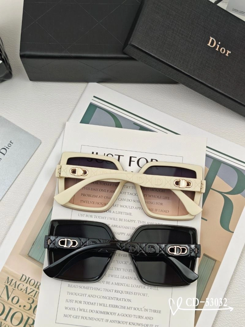 FashionForward Christian Dior Sunglasses 278669