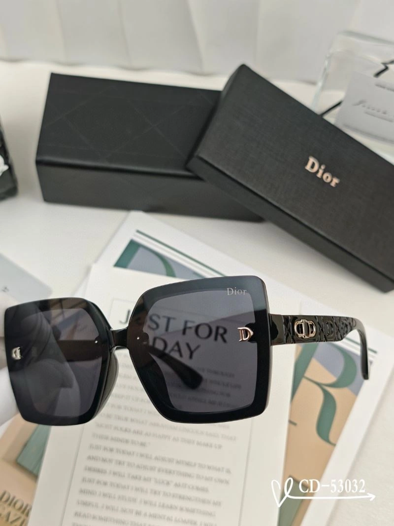 FashionForward Christian Dior Sunglasses 278669