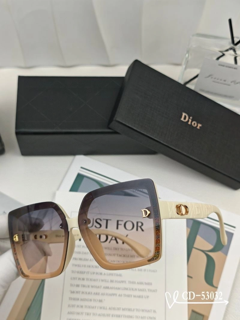 FashionForward Christian Dior Sunglasses 278669