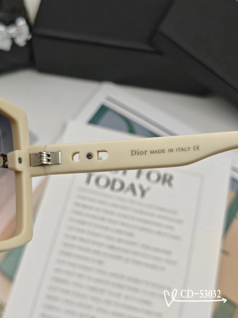 FashionForward Christian Dior Sunglasses 278669