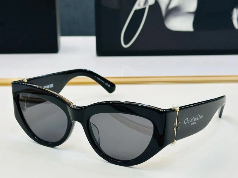 Comfortable Christian Dior Sunglasses 278652