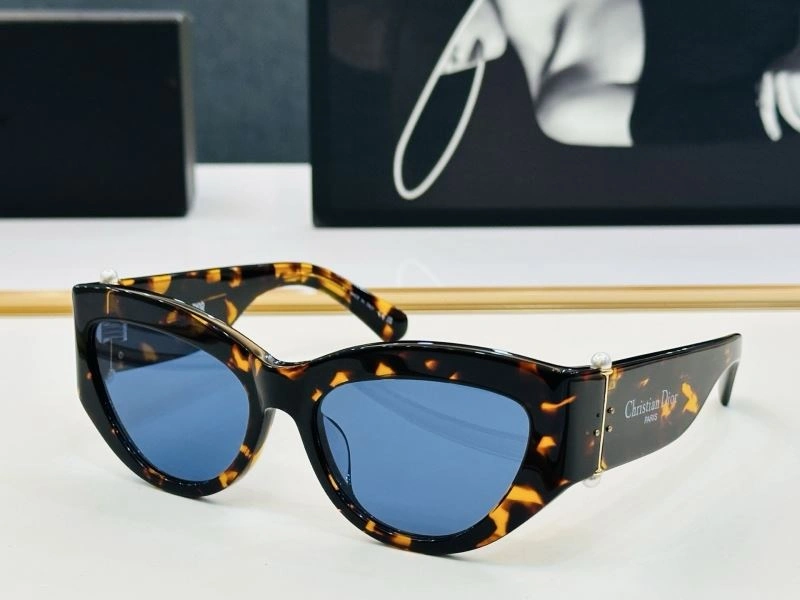 Comfortable Christian Dior Sunglasses 278652