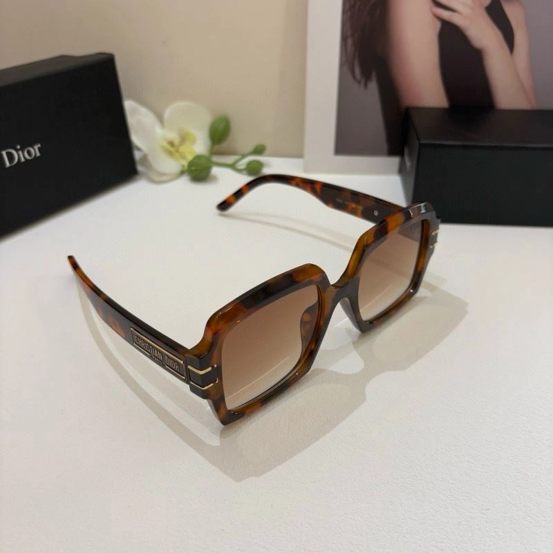 Contemporary Christian Dior Sunglasses 278622