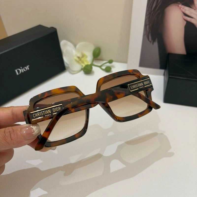 Contemporary Christian Dior Sunglasses 278622