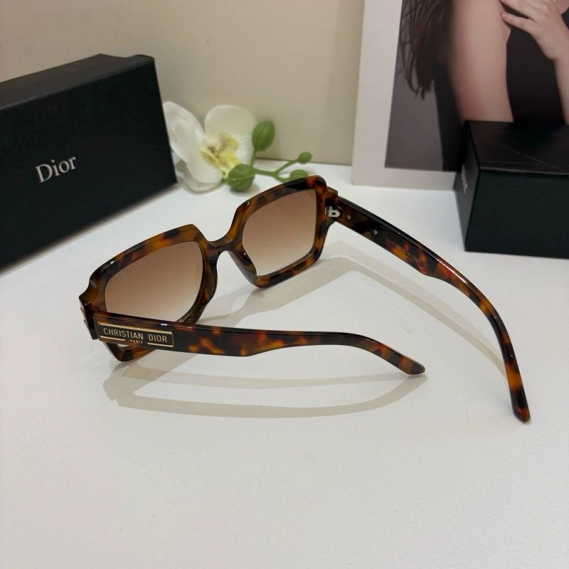 Contemporary Christian Dior Sunglasses 278622