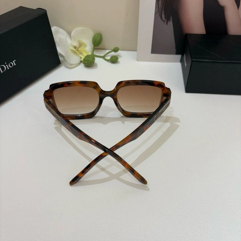 Contemporary Christian Dior Sunglasses 278622