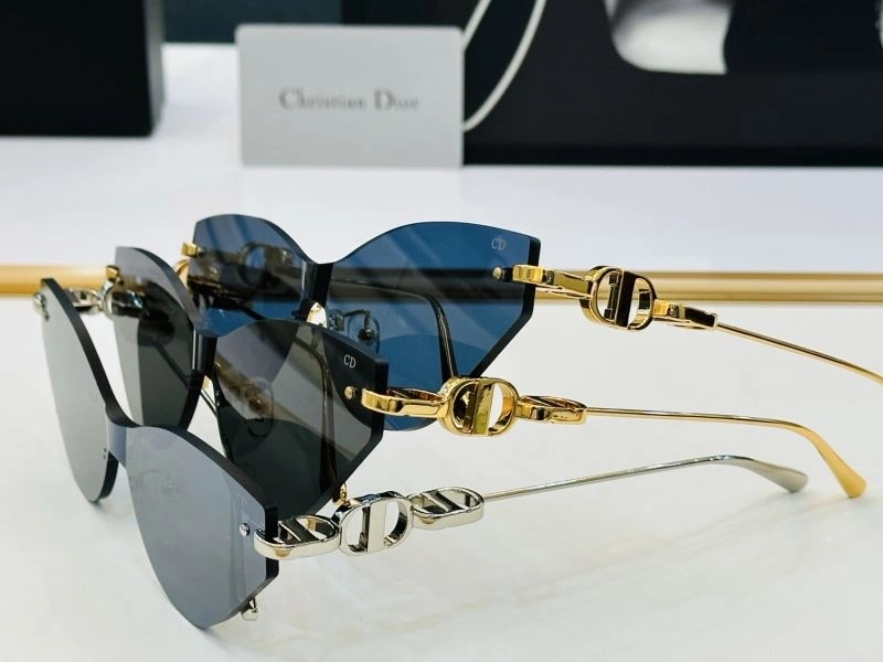 Sporty Christian Dior Sunglasses 278643
