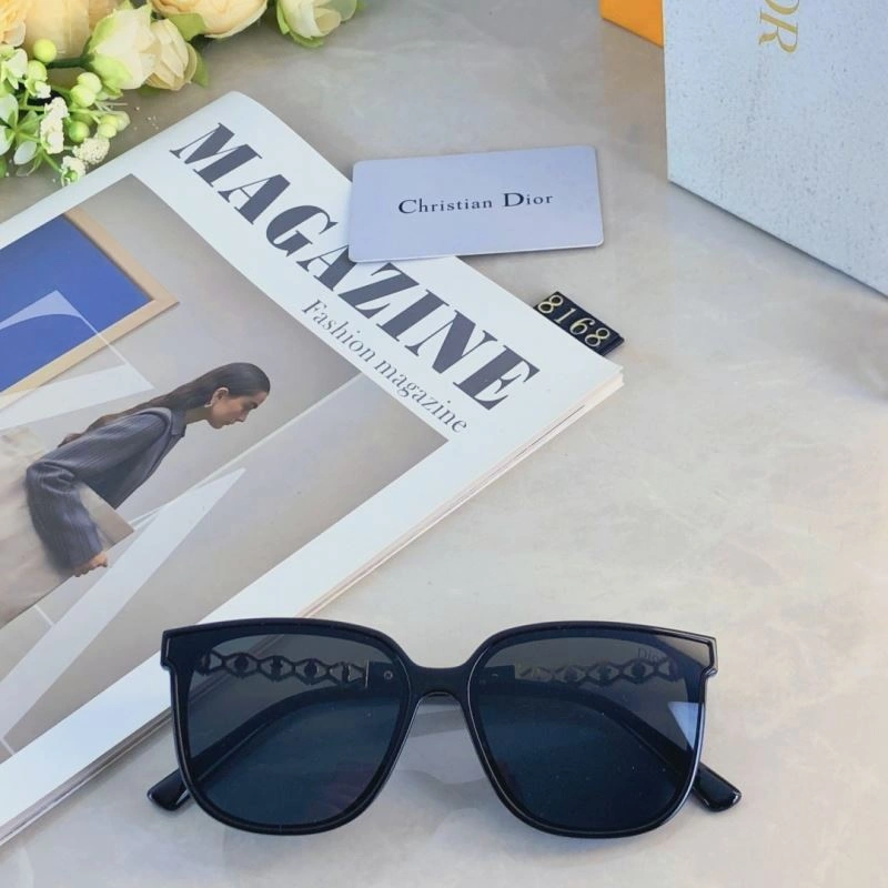 Sleek Christian Dior Sunglasses 278618