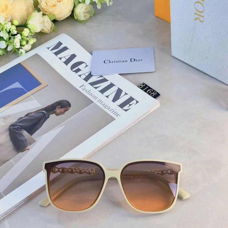 Sleek Christian Dior Sunglasses 278618
