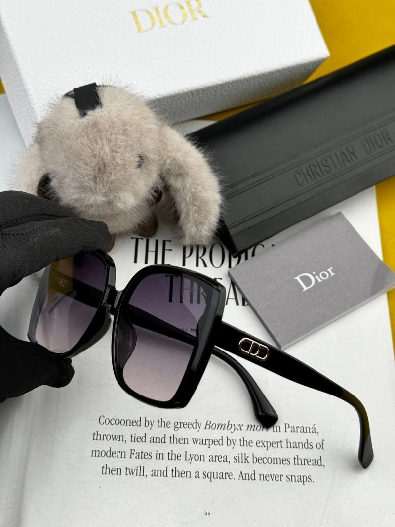 RelaxedFit Christian Dior Sunglasses 278863