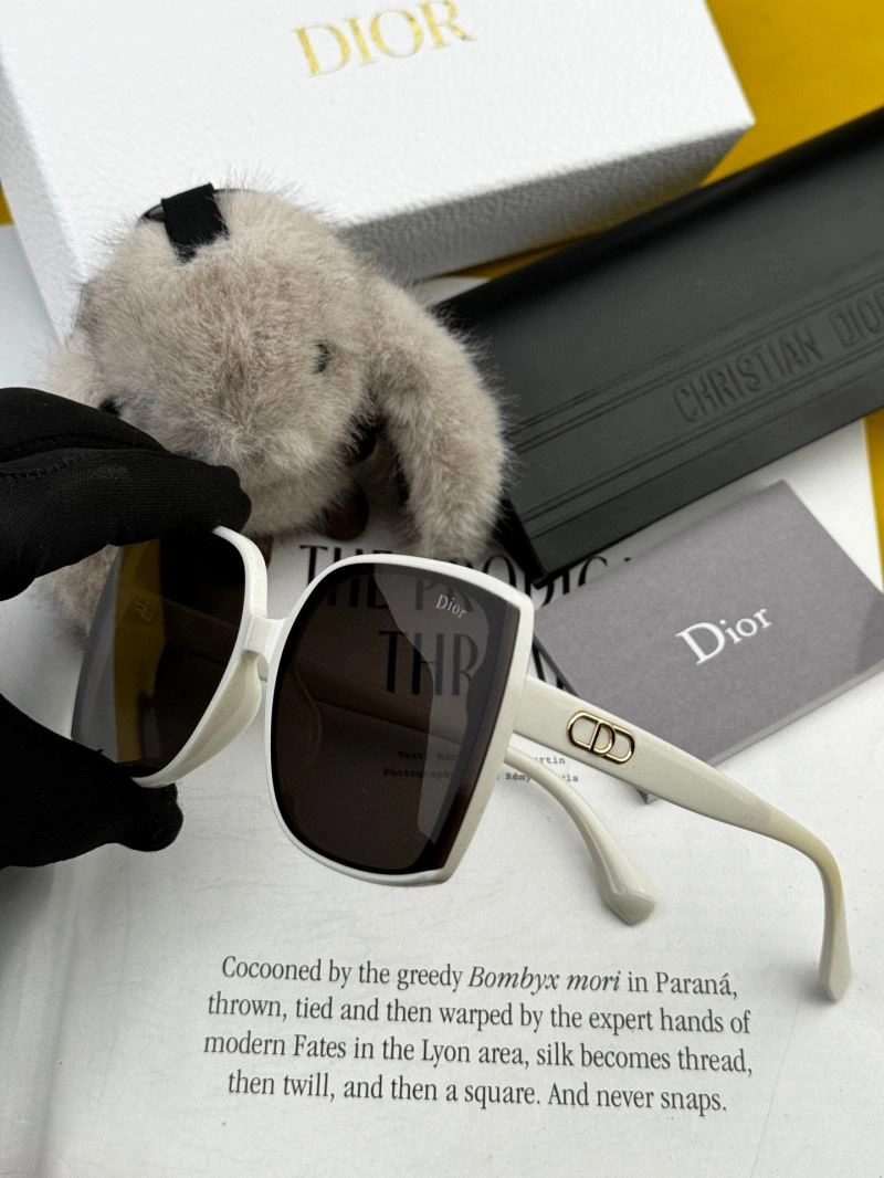 RelaxedFit Christian Dior Sunglasses 278863