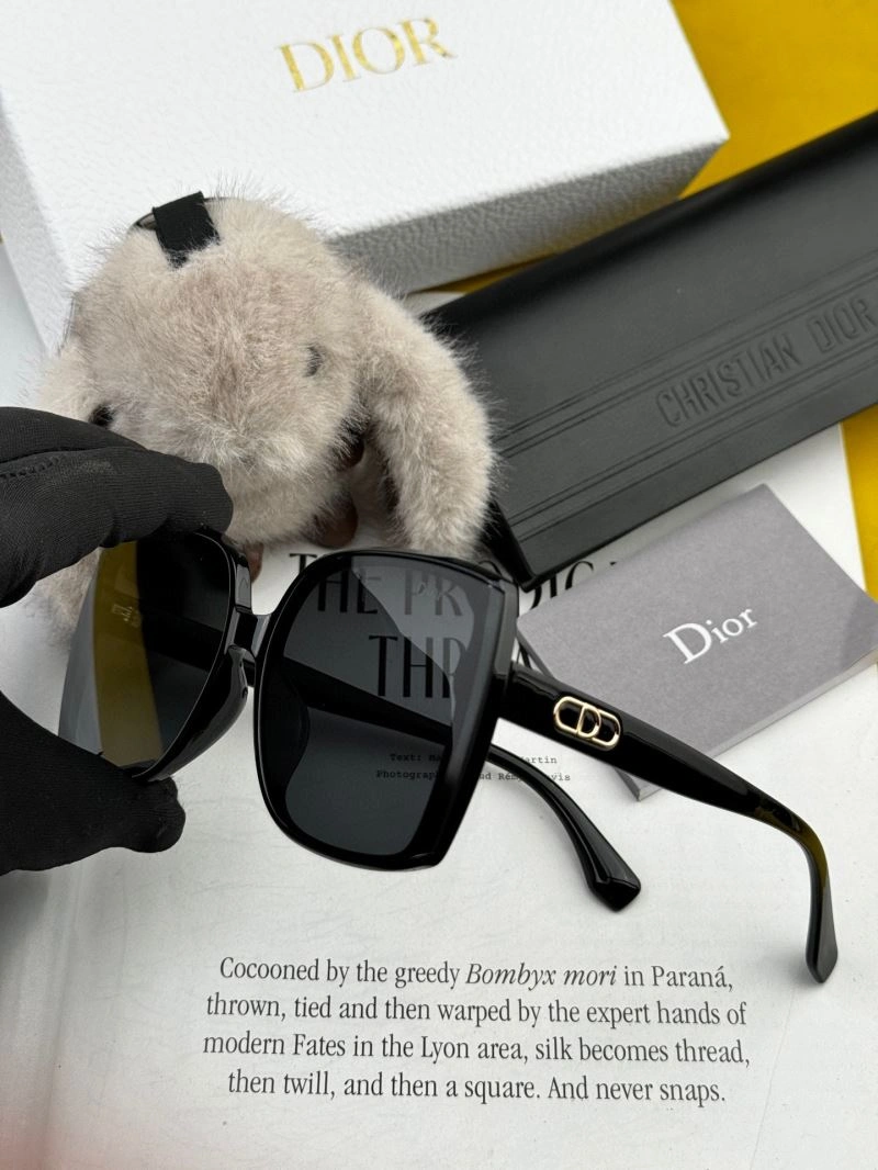 RelaxedFit Christian Dior Sunglasses 278863