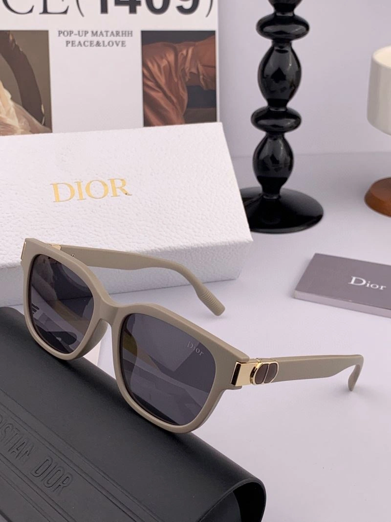 Christian Dior Sunglasses WellDesigned 278876