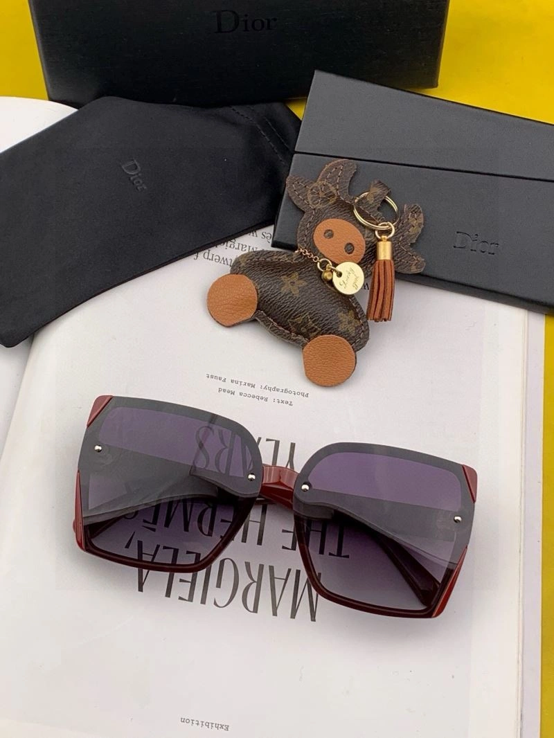 Bold Christian Dior Sunglasses 278872