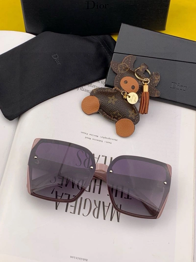 Bold Christian Dior Sunglasses 278872