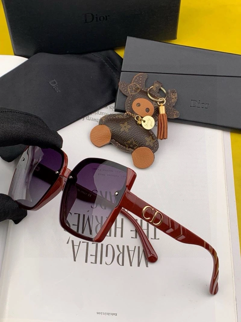 Bold Christian Dior Sunglasses 278872