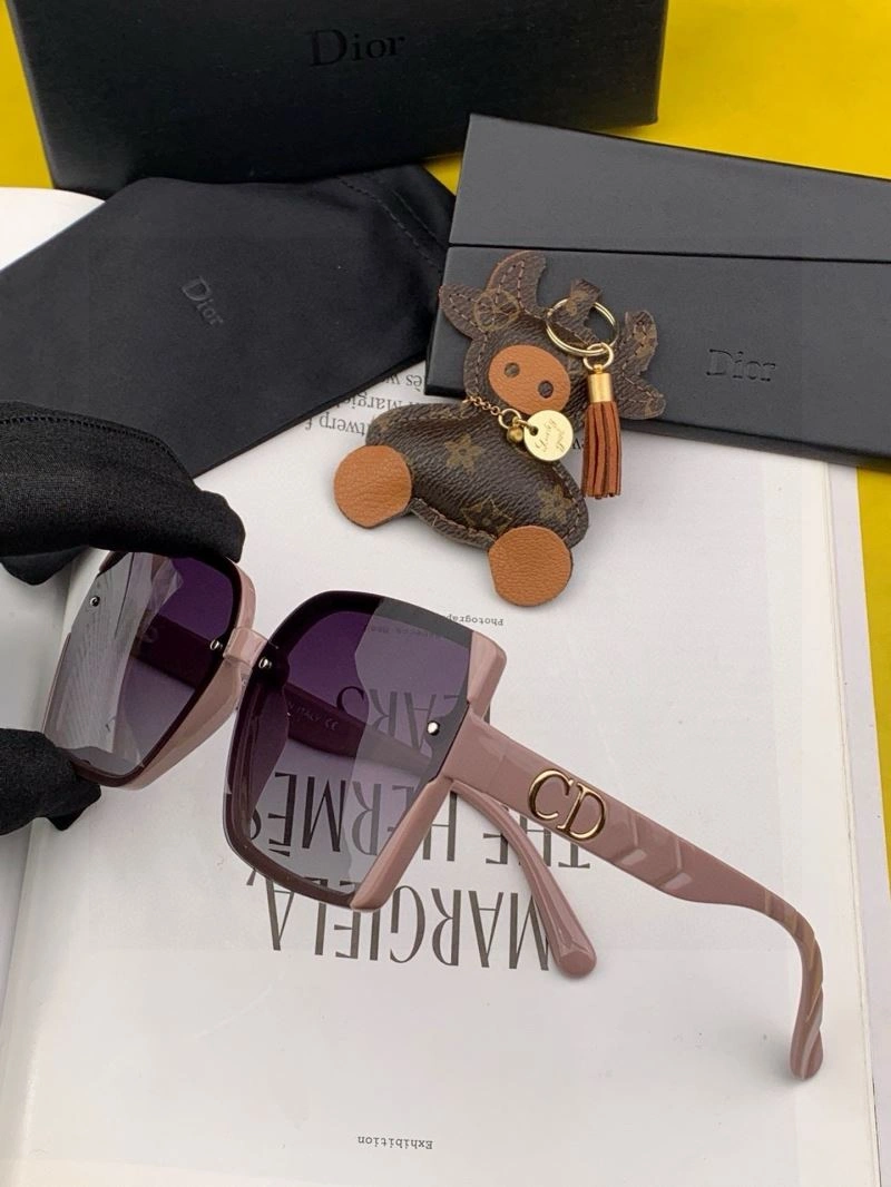 Bold Christian Dior Sunglasses 278872