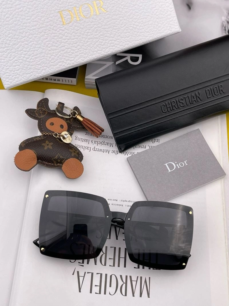 Christian Dior Sunglasses HighQuality 278862