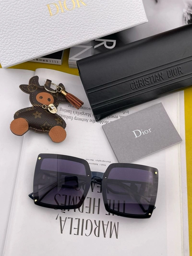 Christian Dior Sunglasses HighQuality 278862