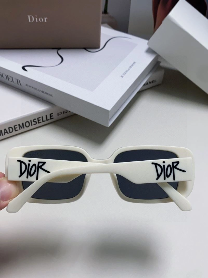 Bold Christian Dior Sunglasses 278861