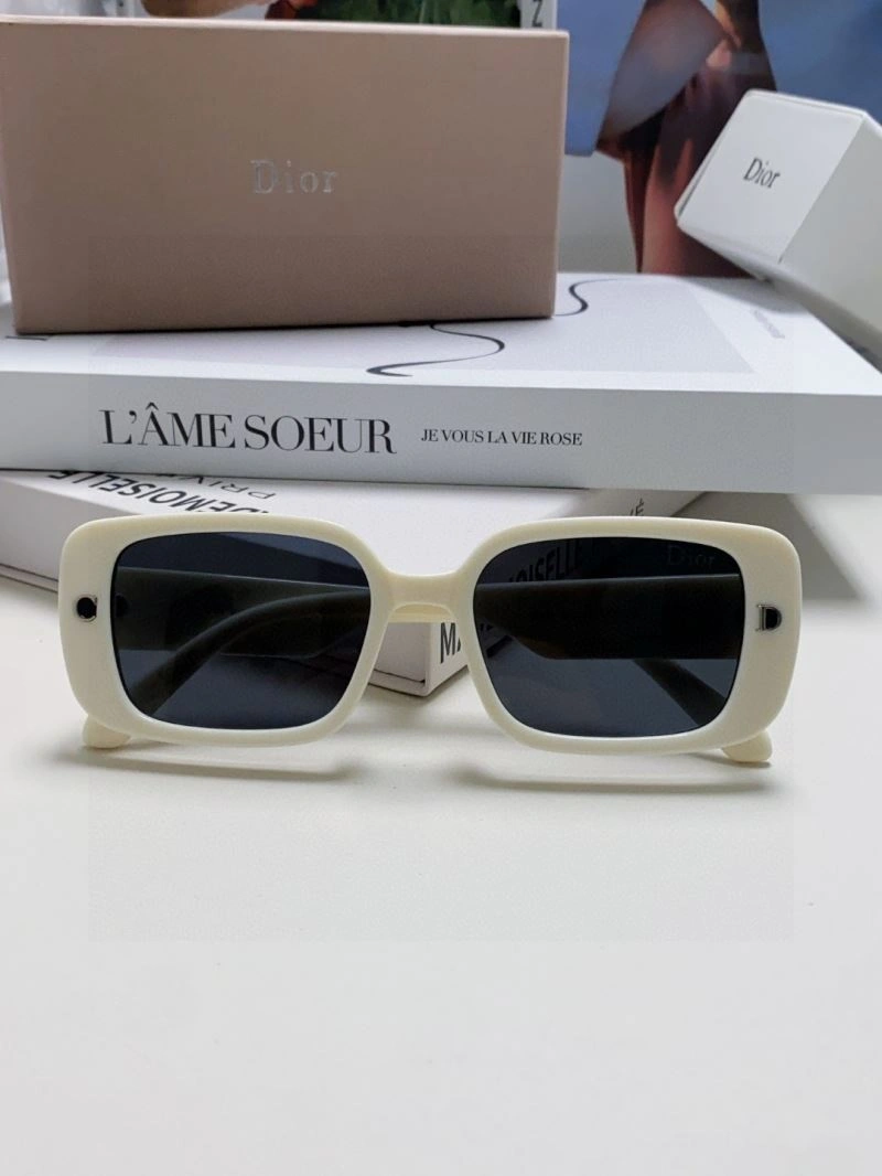 Bold Christian Dior Sunglasses 278861