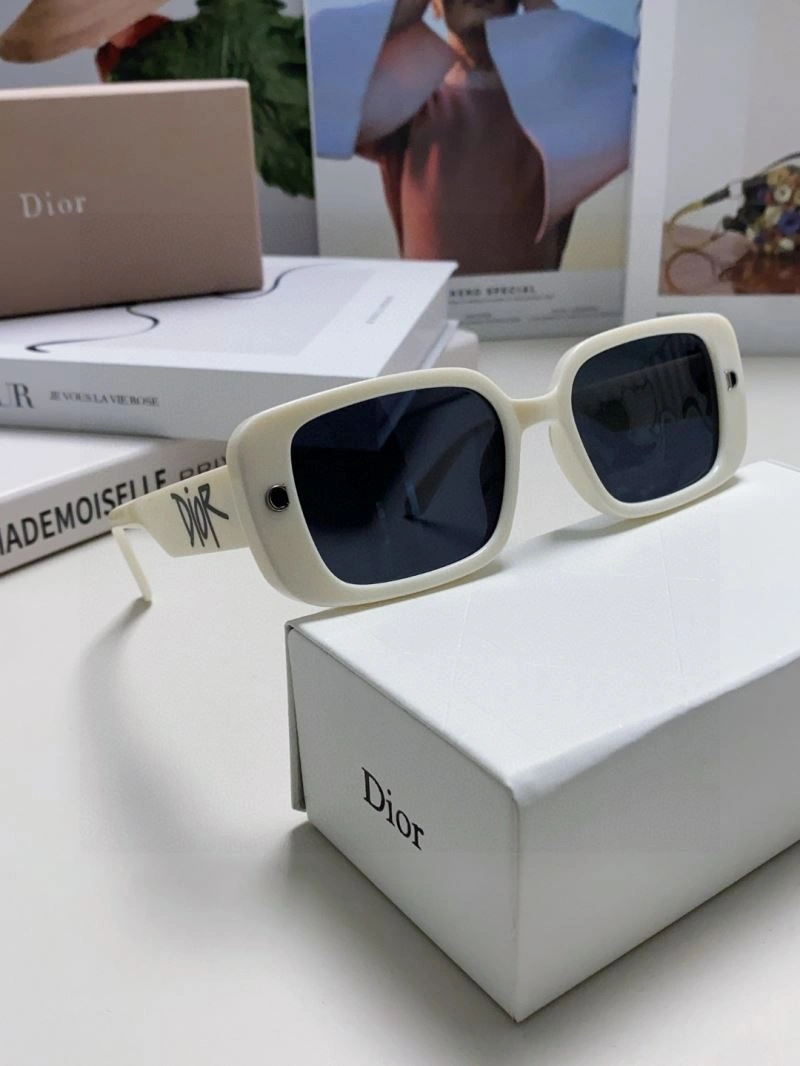 Bold Christian Dior Sunglasses 278861