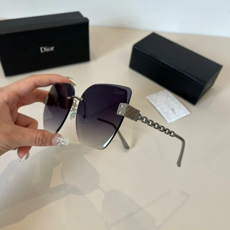 Fashionable Christian Dior Sunglasses 278845
